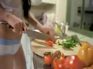 Unreal dārzenis uz viņai ciešas vagīna