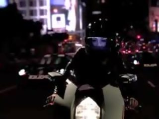 Mischa bekker bending løpet motorcycle til penis