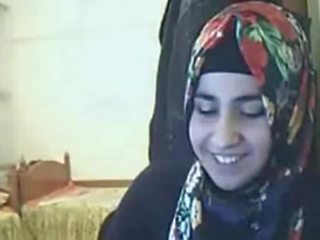 Klip - hijab darling menunjukkan pantat/ punggung pada webcam