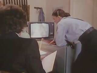 כלא tres speciales לשפוך femmes 1982 קלאסי: מבוגר וידאו 40