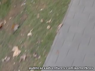 Nyilvános szex adventures: naugthy femme fatale baszik kemény pénisz -ban a park