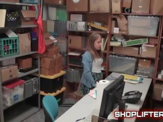 Shoplifting e dashura brooke lumturi merr fucked