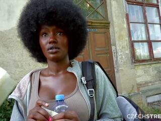 Cseh utcák 152 összetákolt -val delightful dögös fekete lány: amatőr xxx film feat. györgy üveg
