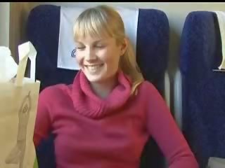Amateur Blonde Blowjob in Train vid