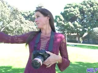 Long-legged rjavolaska milf fotograf jebe mlada adolescent v ji fotografija studio odrasli video vids