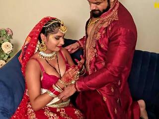 Extrem vild och smutsiga kärlek tillverkning med en newly gift desi par honeymoon klocka nu indisk smutsiga video-