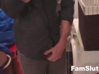Pervert step-dad obsessed koos tütred püksikud | famslut.com