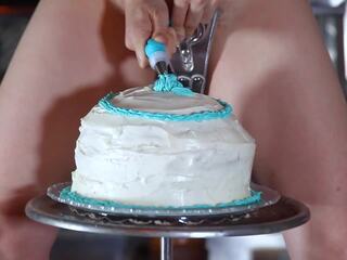 General Jinjur Ices the Cake, Free adult film mov e7