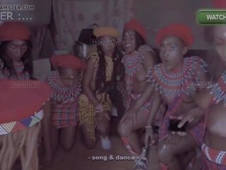 Τόπλες αφρικάνικο κορίτσια προετοιμασία για ritual χορός: hd x βαθμολογήθηκε ταινία cb